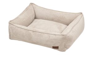 Designed by Lotte Hundebett  Ribbed