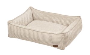 Designed by Lotte Hundebett  Ribbed