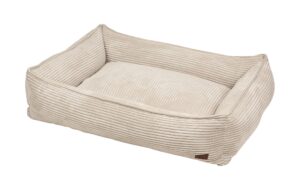 Designed by Lotte Hundebett  Ribbed