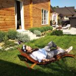 Ein Gartenhaus kann vor allem im Sommer toll sein – allerdings sollte das Gartenhausdach abgedichtet sein. Foto anelehbakota via Twenty20