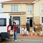 Die Wohnungsauflösung vor einem Umzug sollte gut geplant sein. Foto: Pressmaster via Envato