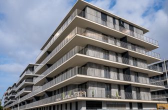 Bauträgermaßnahme mit modernen Neubauwohnungen. Foto elxeneize via Envato