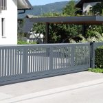 Schiebetore haben vielfältige Vorteile. Foto © maho stock adobe